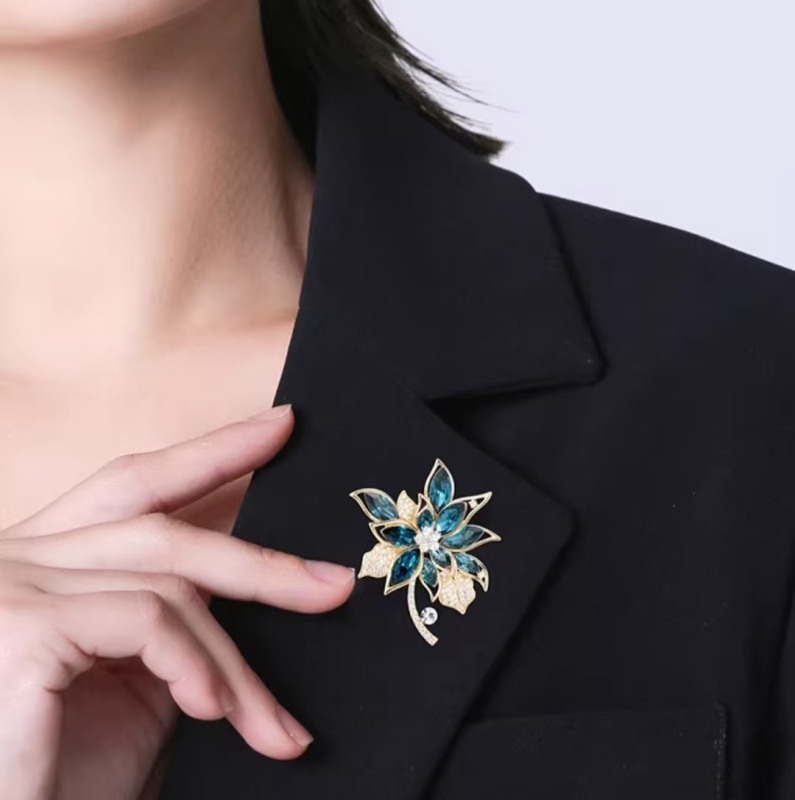 High-end ladies brooch