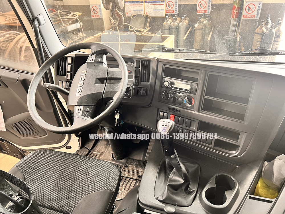 Isuzu Cabin Jpg