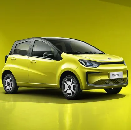 in 2023 China Will Sell New Energy Adult Electric Car Sol E10X EV Mini SUV at a Low Price