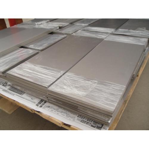 Hot rolled titanium sheet