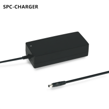 Charger Li-ion Charger 24/66/48 فولت لعربة الجولف/Scooter/Ebike