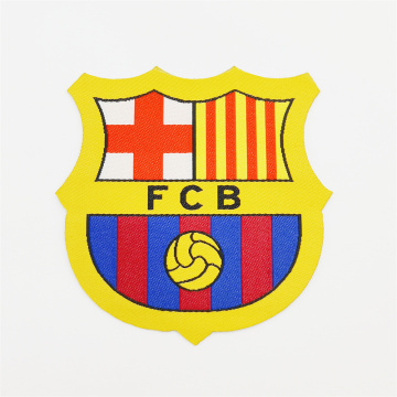Patches de tecido personalizado para equipes de futebol - designs de alta densidade