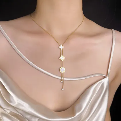 Luxury Titanium Clover Mini Necklace