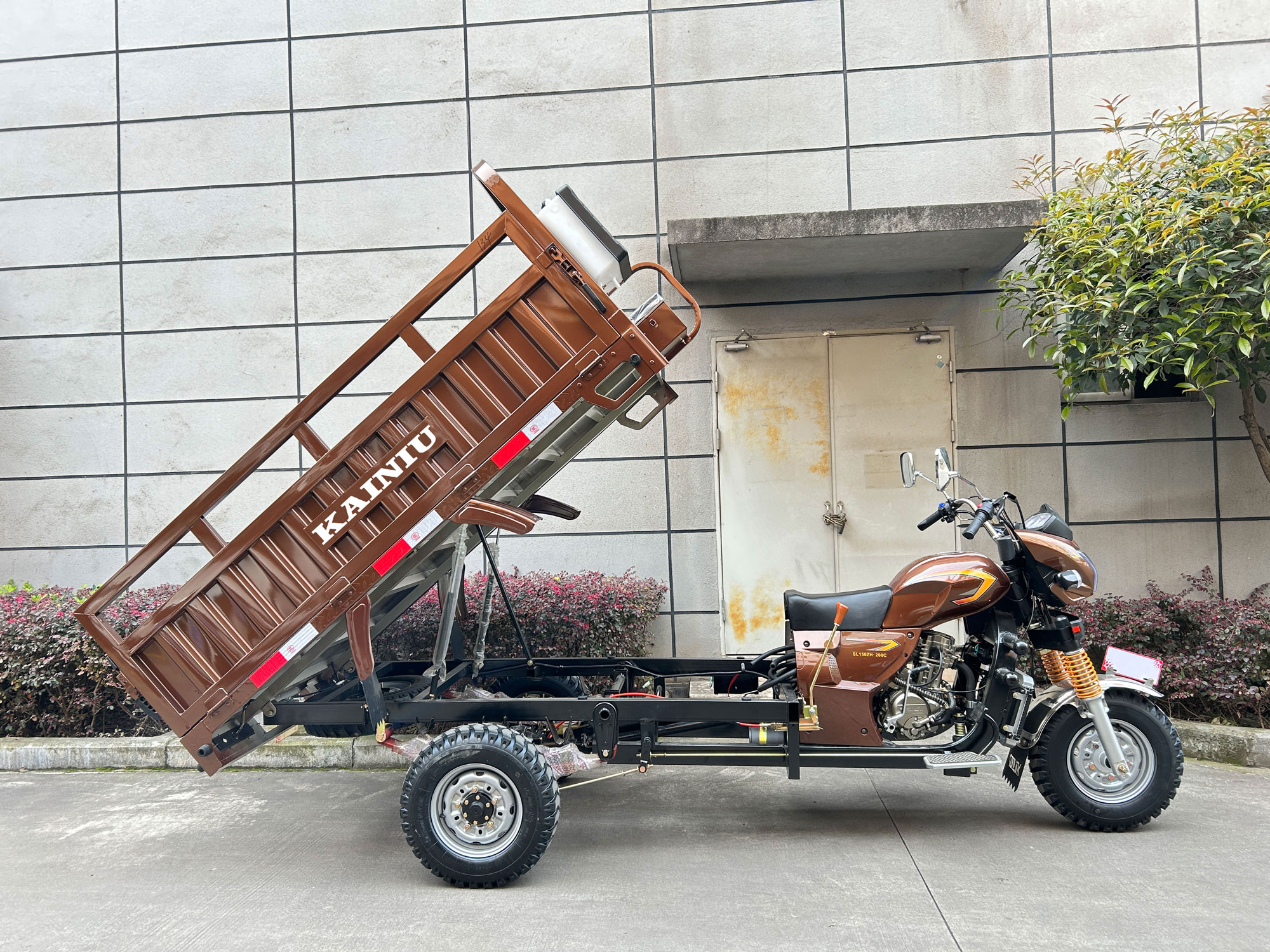 Solução durável de transporte de três rodas