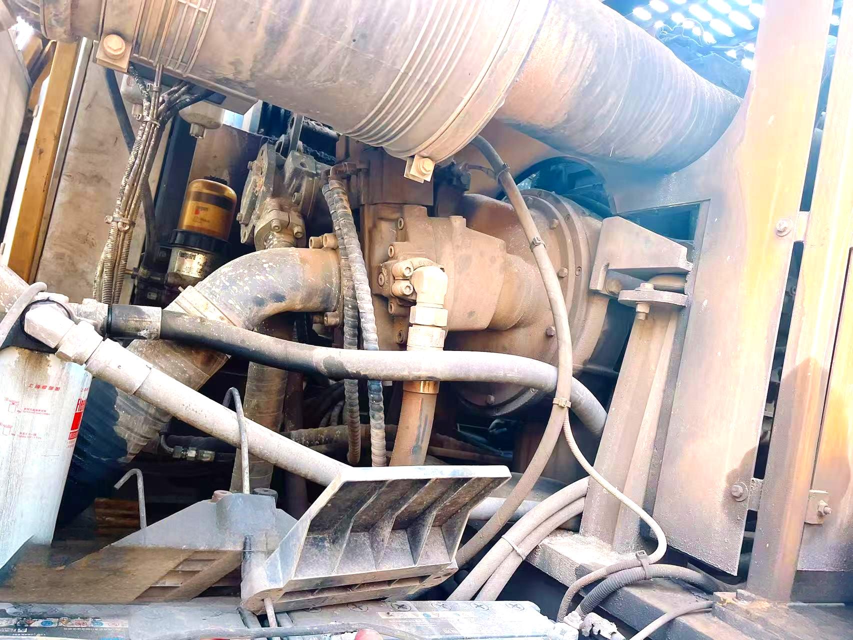 XRS1050 (5) XRS1050 (5)