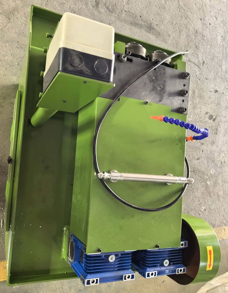 Ningbo Yijun 3T Thread Rolling Machine Overcomes Micron-Level Precision Challenge, M2-M12 Precision Screw Orders Surge!
