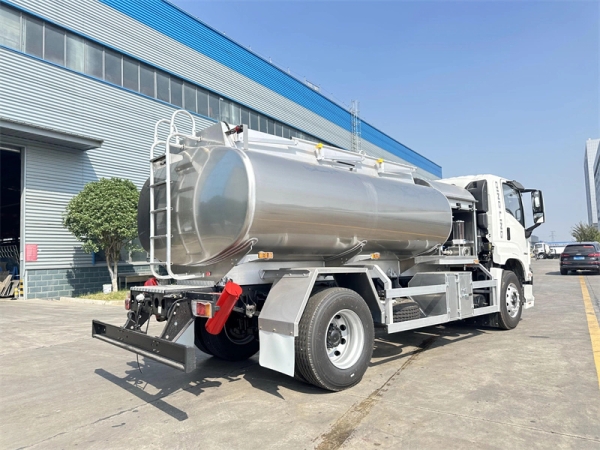 Aircraft refueling truck manufacture