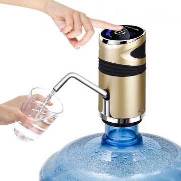 Draagbare mini elektrische automatische waterpomp voor het opladen van flessen drinken koud water dispenser