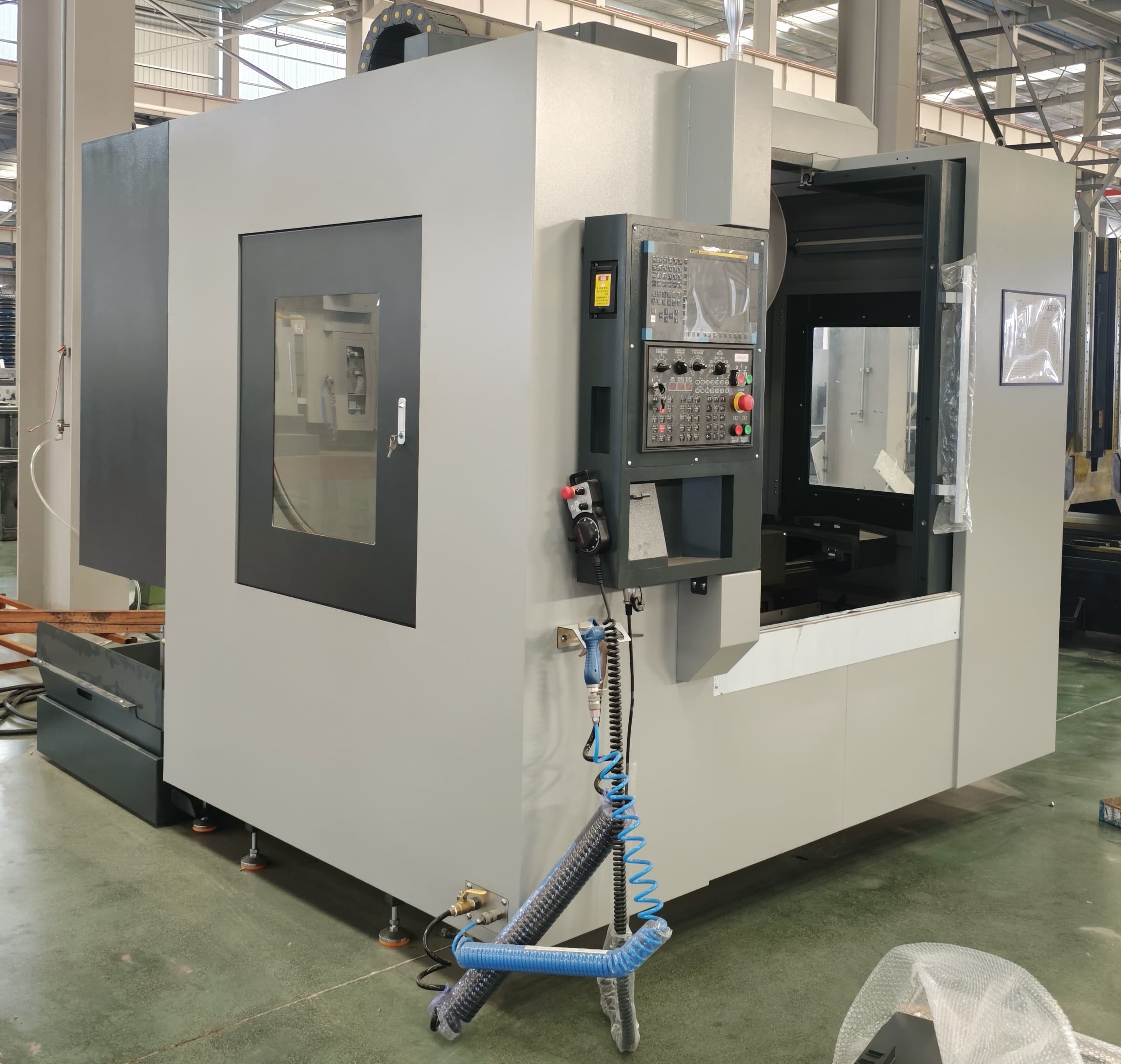 Efficient Vertical Machining Center