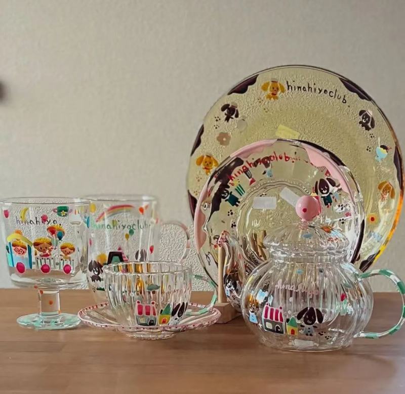 Elegant Glass Dinnerware for Chic Dining
