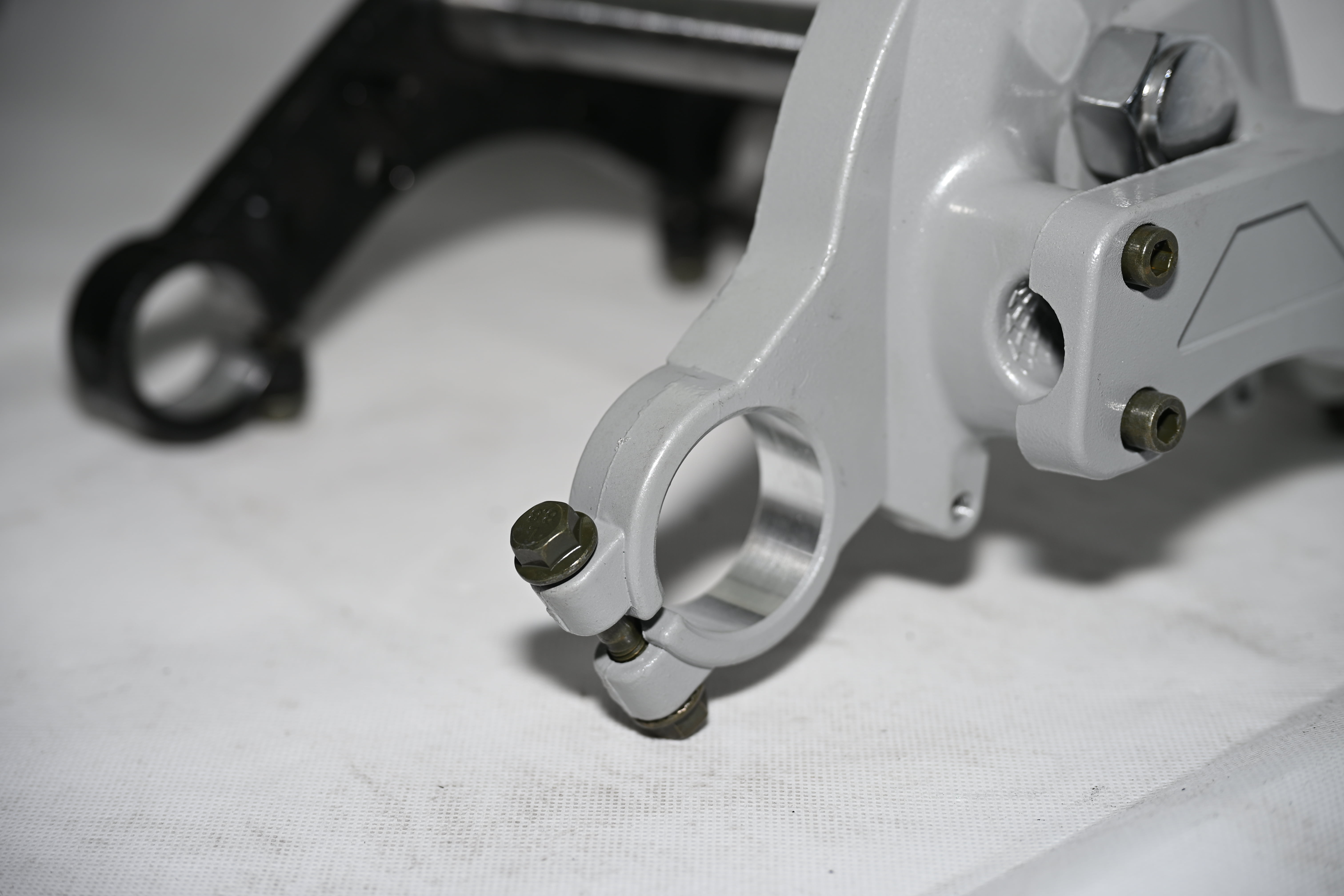 Tricycle front fork clamp