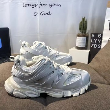 Hurtowe fabryczne oryginalne biegaczy Sneakers: Najnowsze trendy w stylu retro od słynnych marek - Track 3.0 dla mężczyzn i kobiet