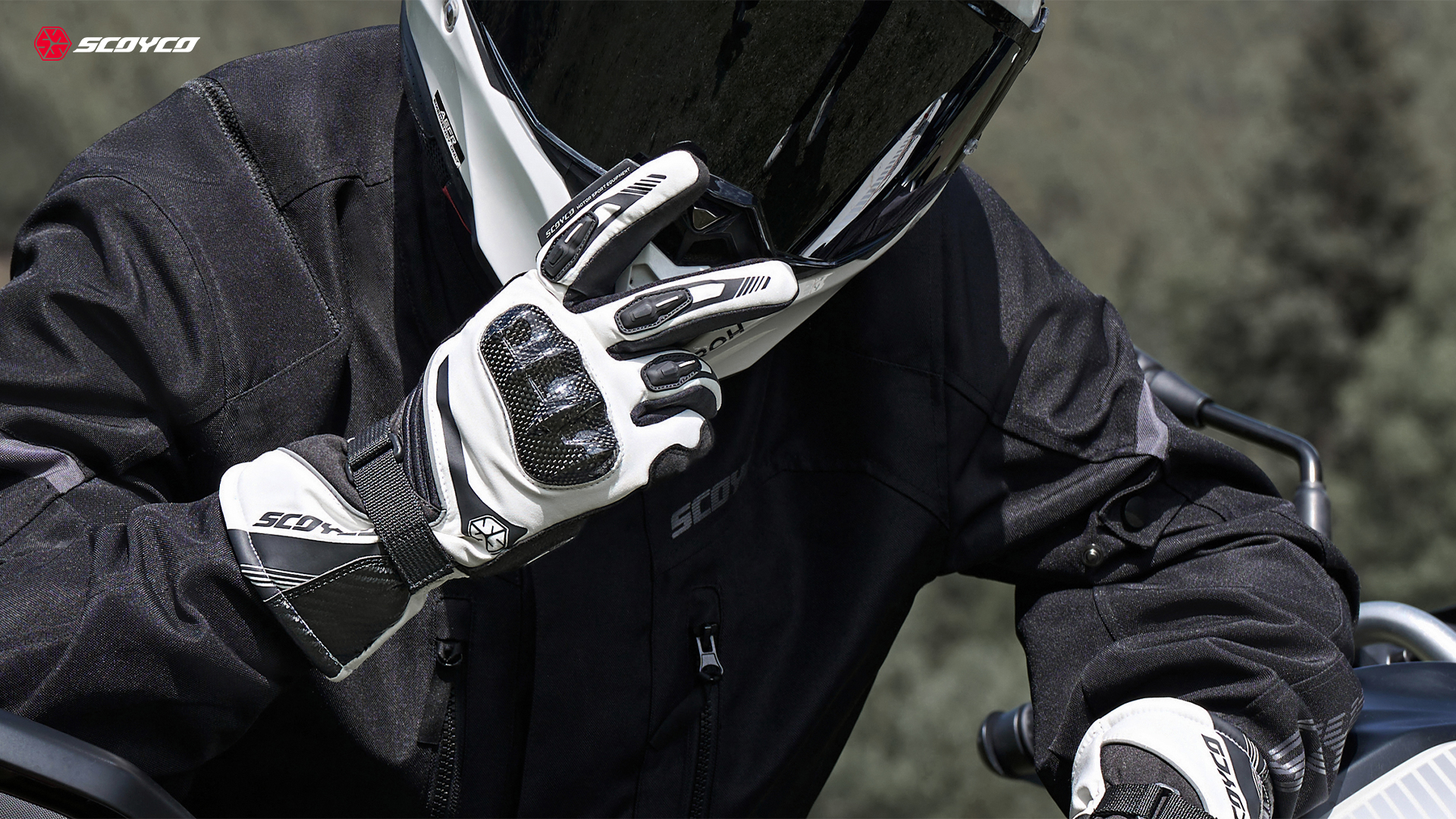 Waterproof motorcycle gloves