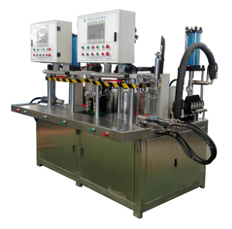 Water-soluble wax injection molding machine
