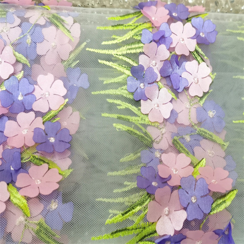 Tela de malla de malla bordada con flores de corte láser transpirable