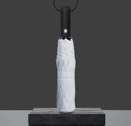 Umbrella with vinyl layer fabric