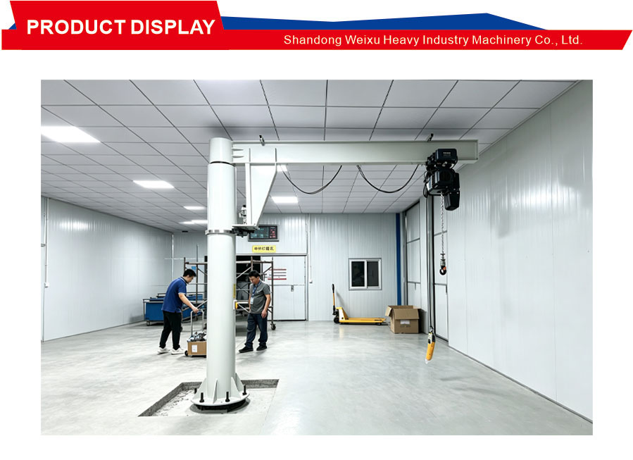 Free standing pillar crane