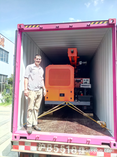 Crawler Type Hammer Pile Driver For Solar Park
