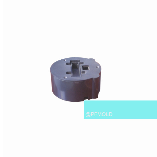 Round shape slotted plastic injection mould