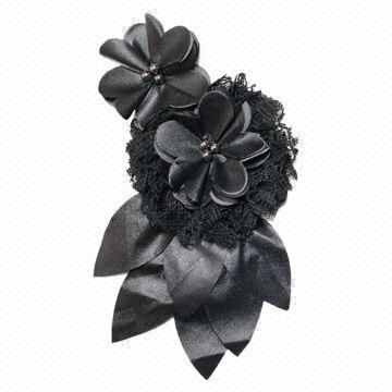 Brooch in Fashionable Design, Made of Leather and Fabric, Available in Various Sizes
