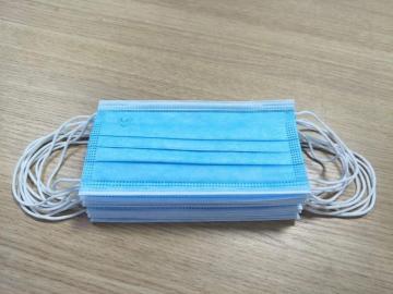 Disposable face mask with elastic earloops for medical/personal