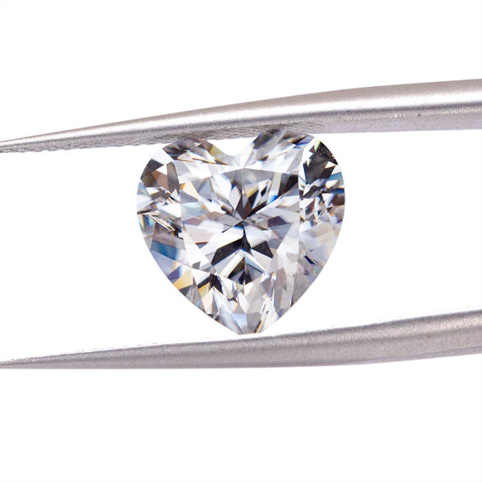 9.5×9.5 มม. Heart Brilliant Cut Moissanite DEF VVS