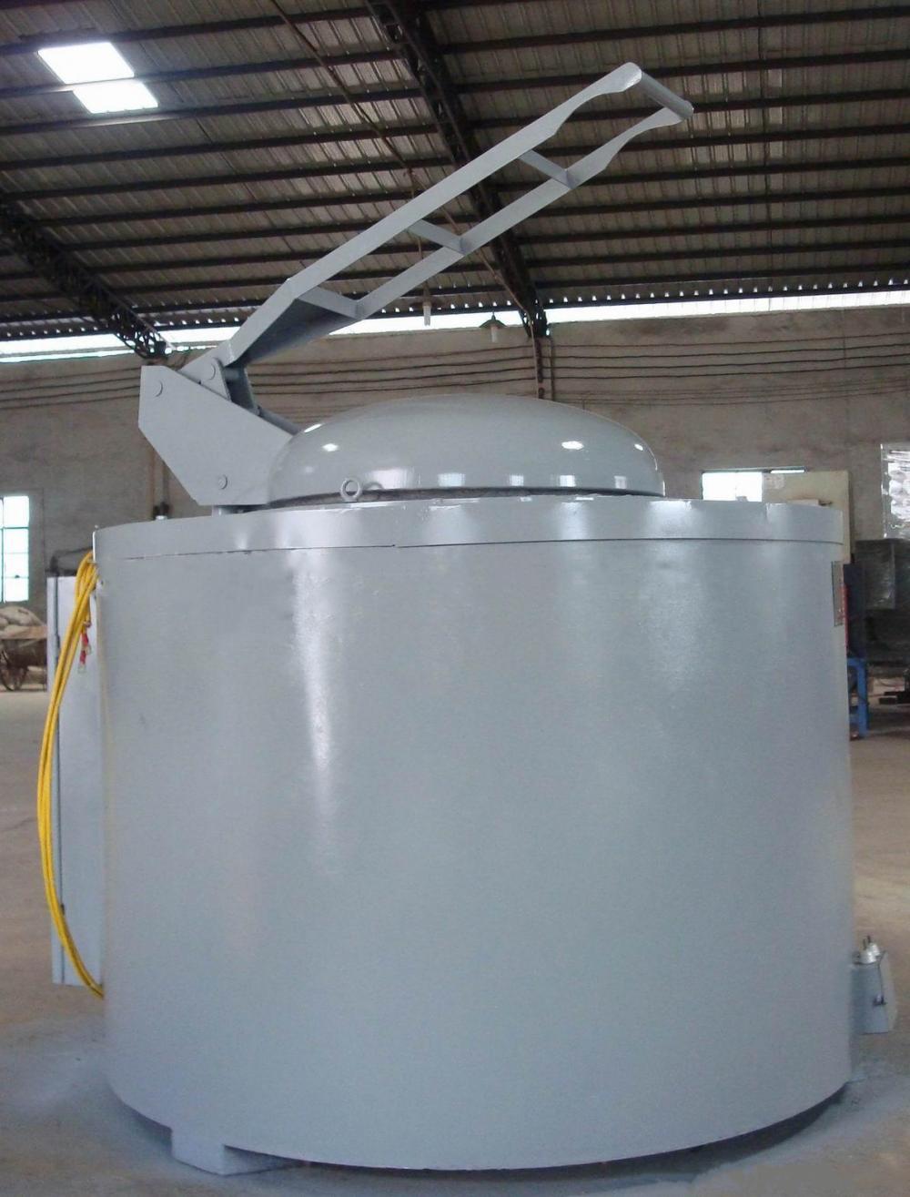 Round melting aluminium furnace