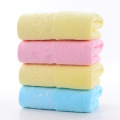 Set di asciugamani di cotone assorbente a colori puri