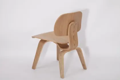 Eames molde plywood dining chair