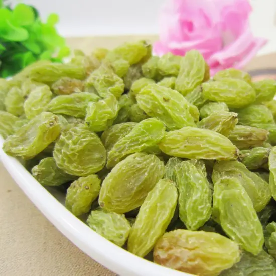 Best selling green rasins from Xinjiang