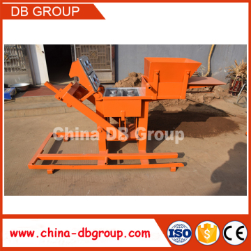 2016 new design manual soil mud interlock brick making machine price