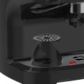 Máquina de café expreso en caliente con molinillo