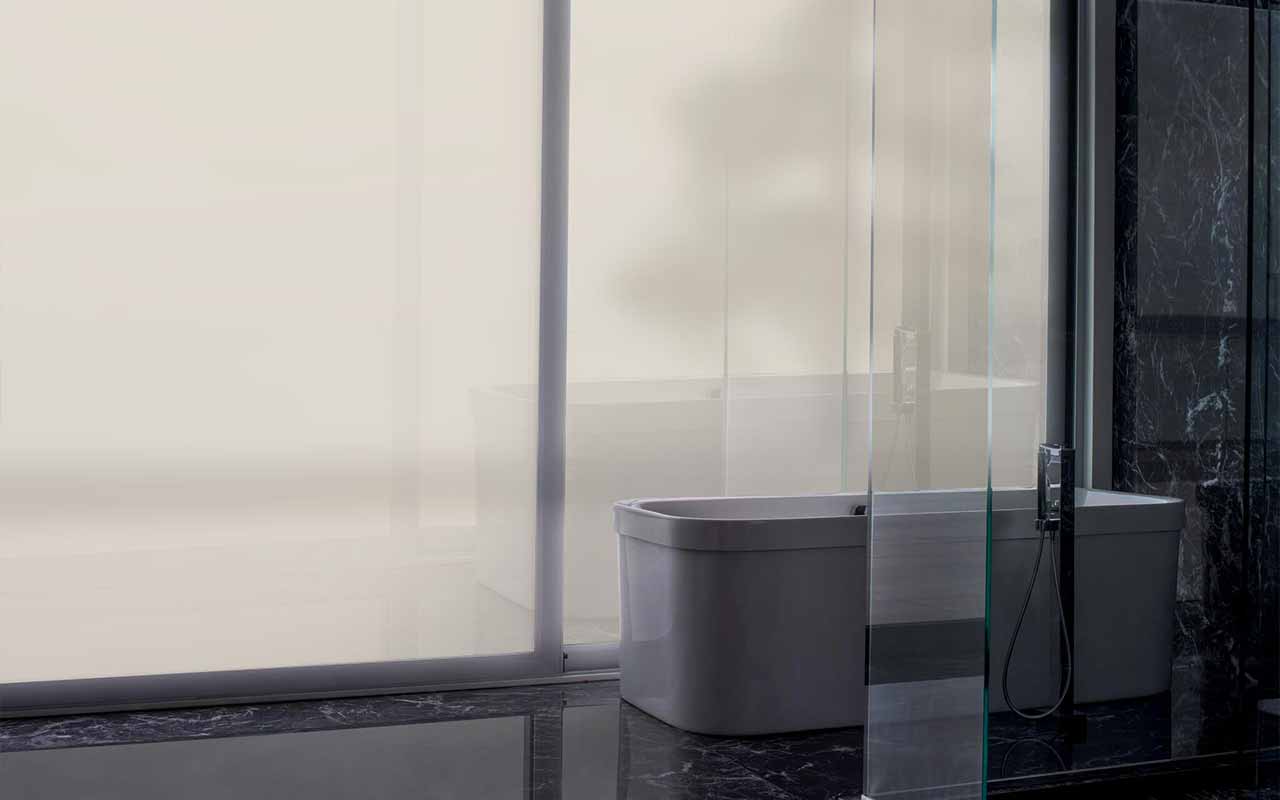 6275aadfdf1c2ad4d1ad693d_smart_glass_bathroom.off