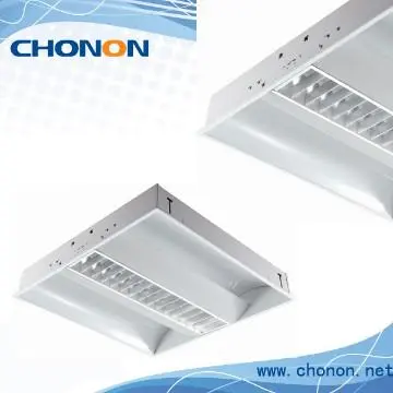 Utility fluorescent light with louver reflector in the middle