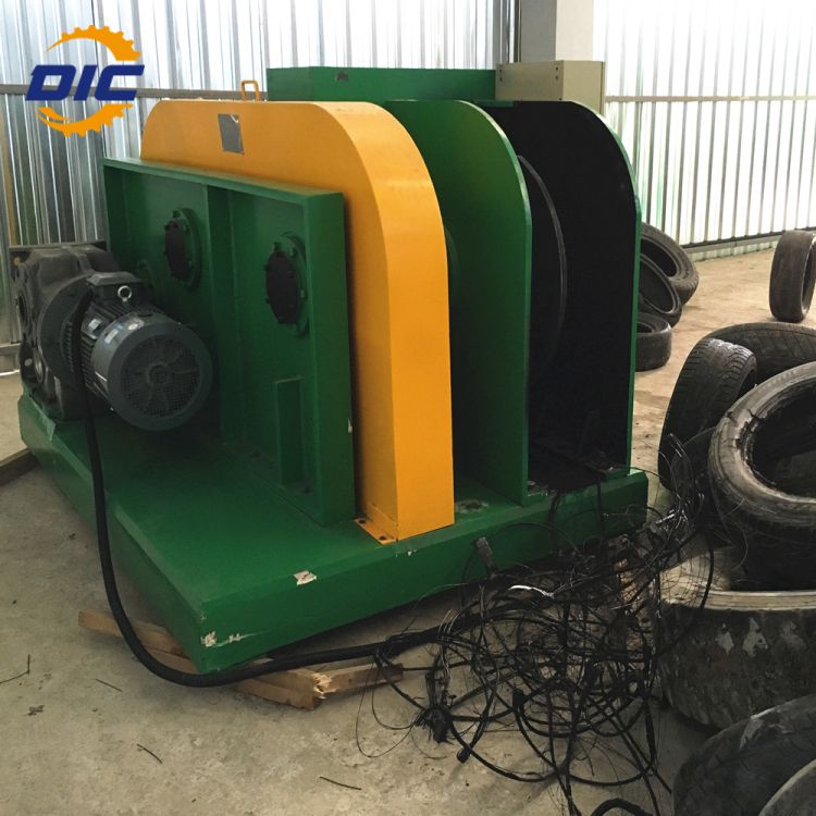 Double hook recycling tyre wire bead removal machine