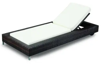 Outdoor chaise lounge