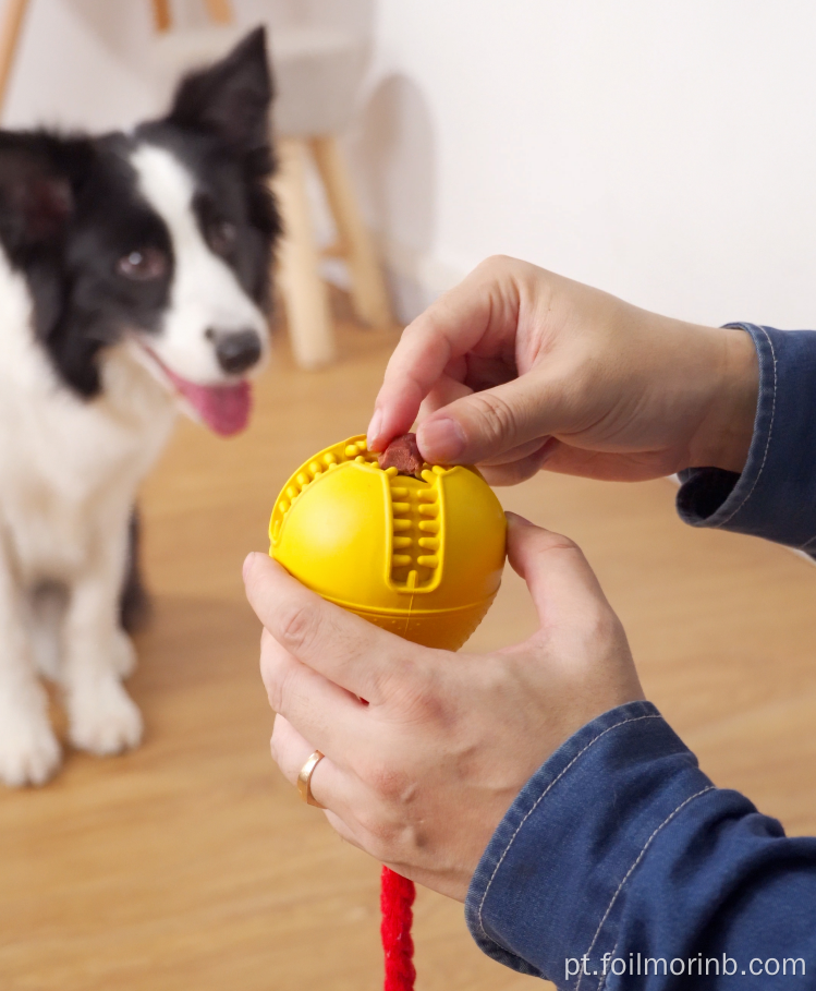 brinquedos para animais de estimação legais de borracha natural alimentando cachorro