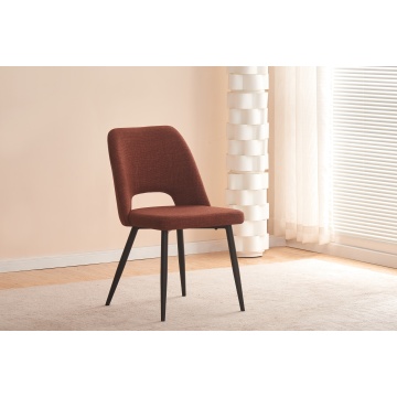 Sillas de comedor de lino rojo con robustas patas negras