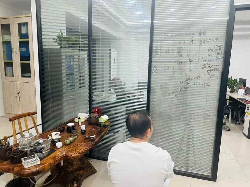 Tang Daiping, General Manager of Liyu Precision Machinery, visited Chengyouqing Network Technology Co., Ltd. (hereinafter referred to as "Chengyouqing") late at night to exchange and learn, gaining valuable insights into foreign trade customer acquisition