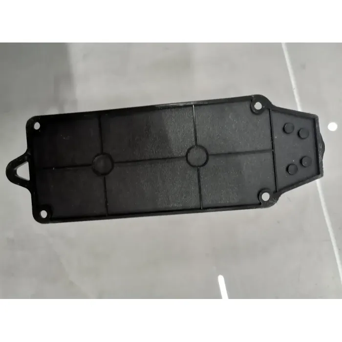 Soket Karet Tiga Arah dengan Desain Murah