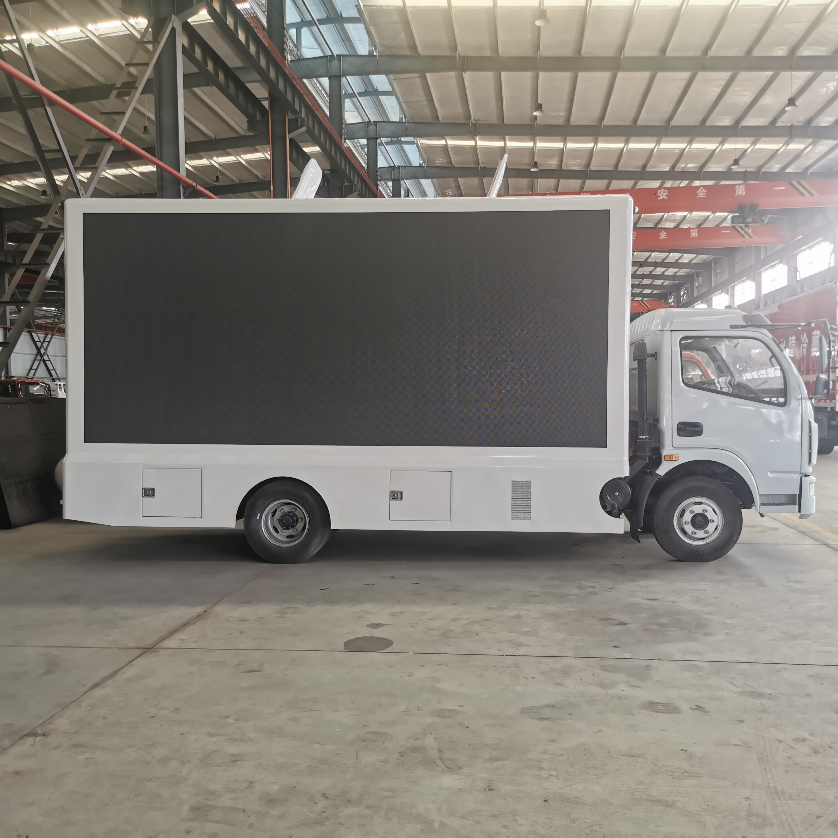 Mobile Stage Truck LED Advertising Screen Truck