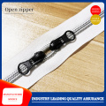 Self locking clothing zipper head
