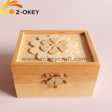 wholesale Wood box with button packing box for jewelry with pattern carved