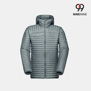 Chaqueta ligera con capucha para hombre