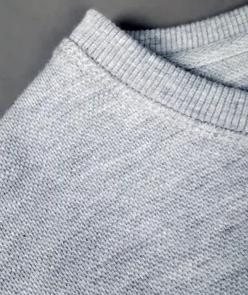 Men's pullover sweatshirt without hood