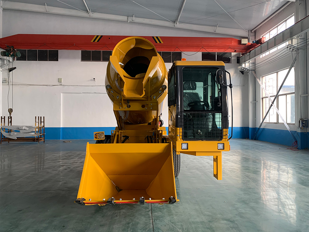 self-loading-concrete-mixer-equipment