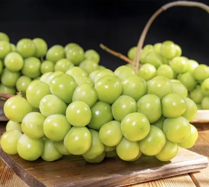 Delicious Shine Muscat Grapes Natural Taste