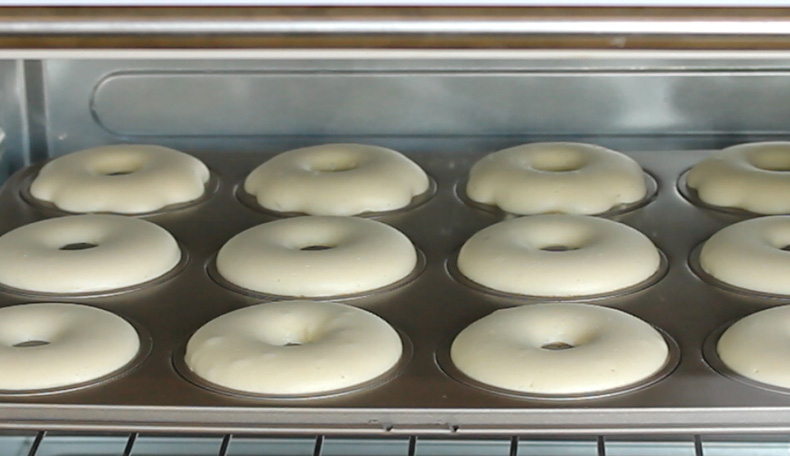 12-cavity doughnut pan03