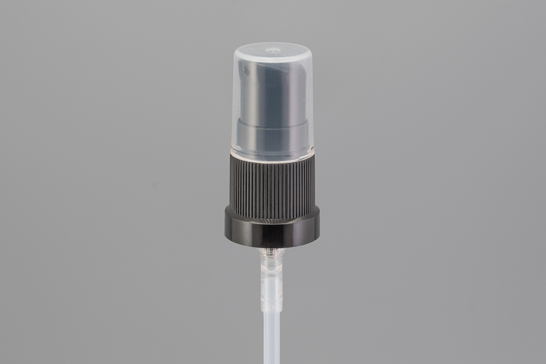 18/415 Black Shrouded Treatment Pump With Cap