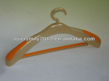 Plastic Hangers For Clothes
